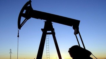 Moody’s: Petrol fiyatları 2021’e kadar 40-45 dolar arasında kalacak