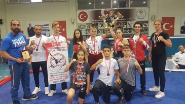 30 AĞUSTOS ZAFER KUPASI MUAY THAİ BURSADA YAPILDI