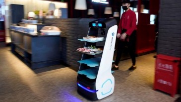 Güney Kore’de garson robotlar istihdam sorununa yol açtı