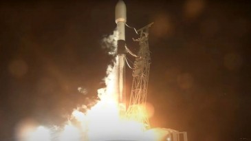 SpaceX  21 yeni Starlink uydusunu yörüngeye fırlattı