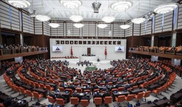 Çalışma hayatıyla ilgili düzenlemeler komisyonda kabul edildi