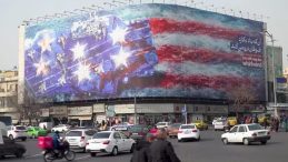 İran’dan Trump’a açık tehdit! Krizi tırmandıran billboard: “Rüzgâr eken, fırtına biçer”